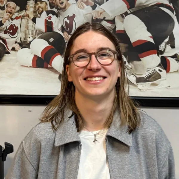 Wir sind alle Laura Kluge Ultras! Das Exklusivinterview – Eiszeit FM Overseas 04